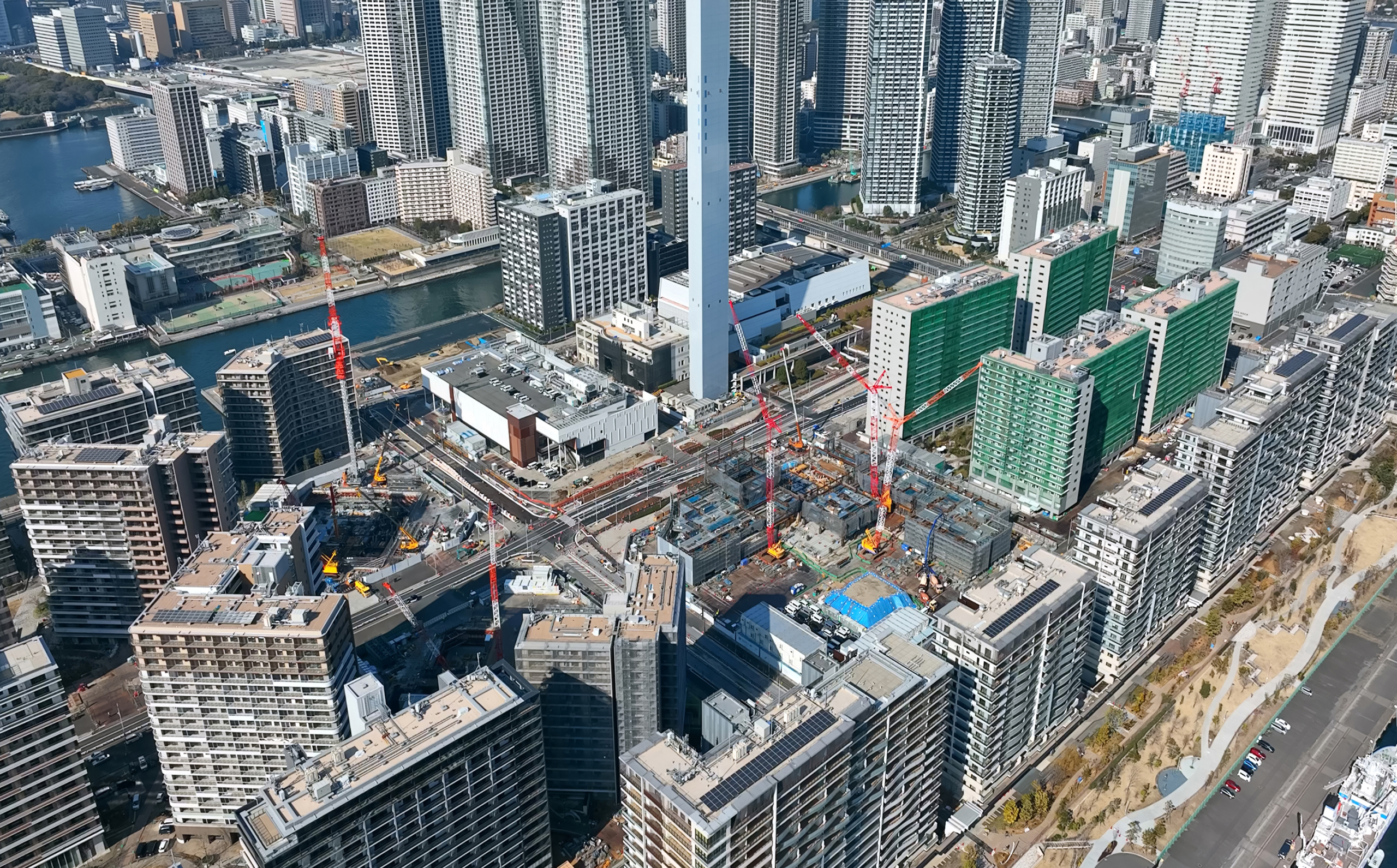 工事現場を空から撮った様子